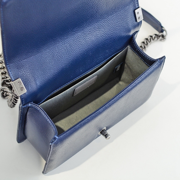 シャネルバッグ着用イメージ